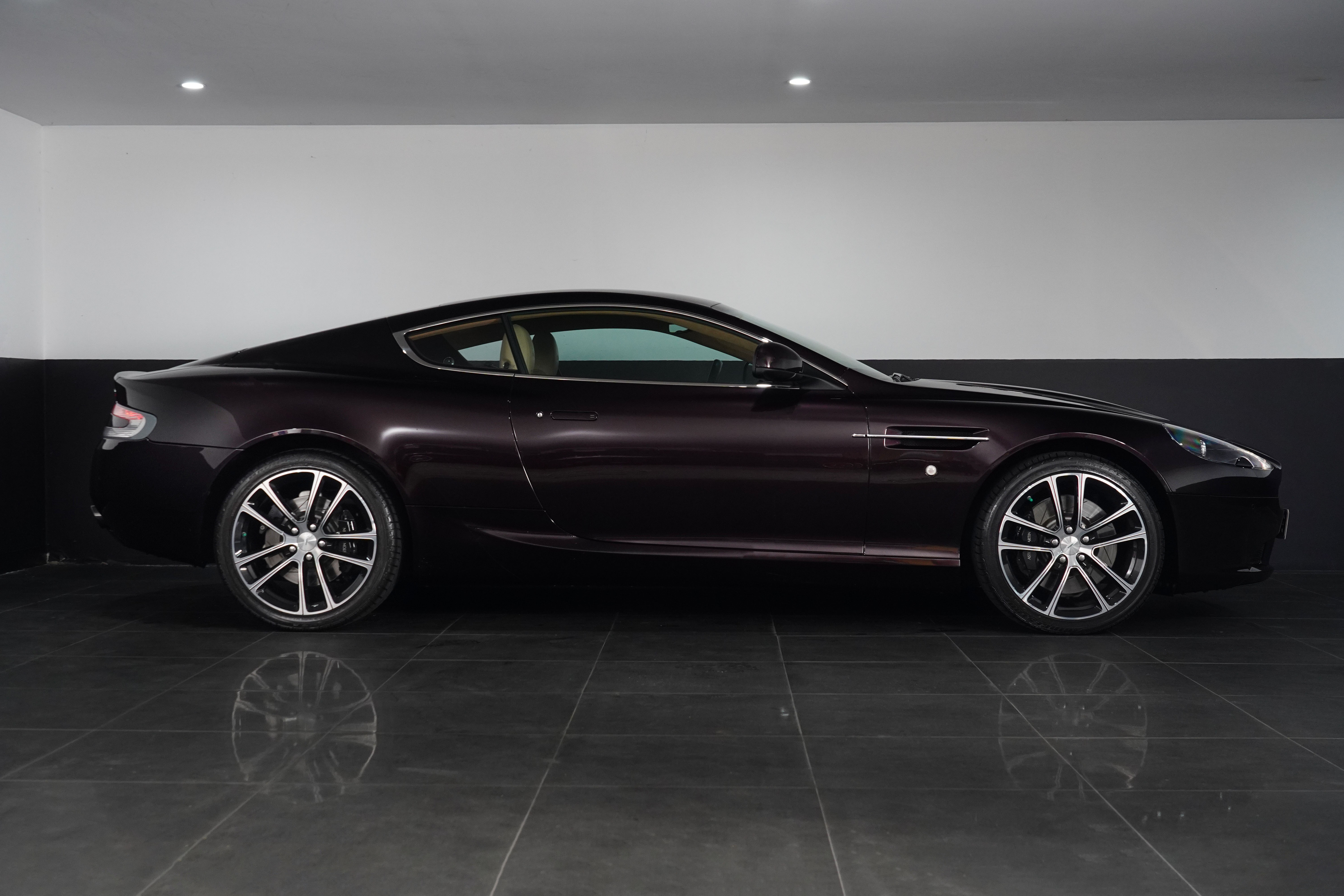2012 Aston Martin Db9 Sport Edition Coupe Image 11