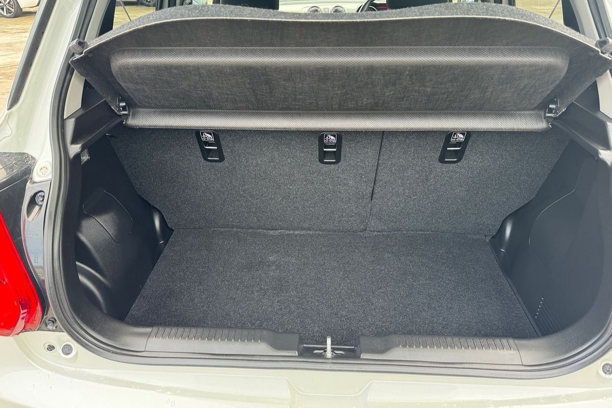2023 Suzuki Swift AZ Series II GL Hatch Image 19