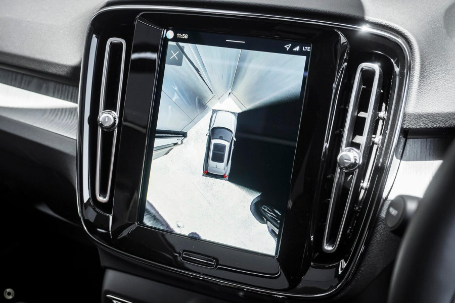 2025 MY26 Volvo XC40 XZ Ultra B4 Bright SUV Image 8