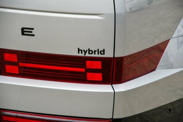 2026 Hyundai Santa Fe Hybrid MX5.V2 Calligraphy 7 seat SUV Image 7