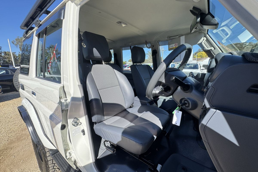 2023 Toyota LandCruiser VDJ76R WorkMate SUV Image 4
