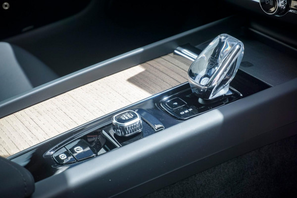 2026 Volvo XC60 UZ Plus T8 Plug-in Hybrid Dark SUV Image 11