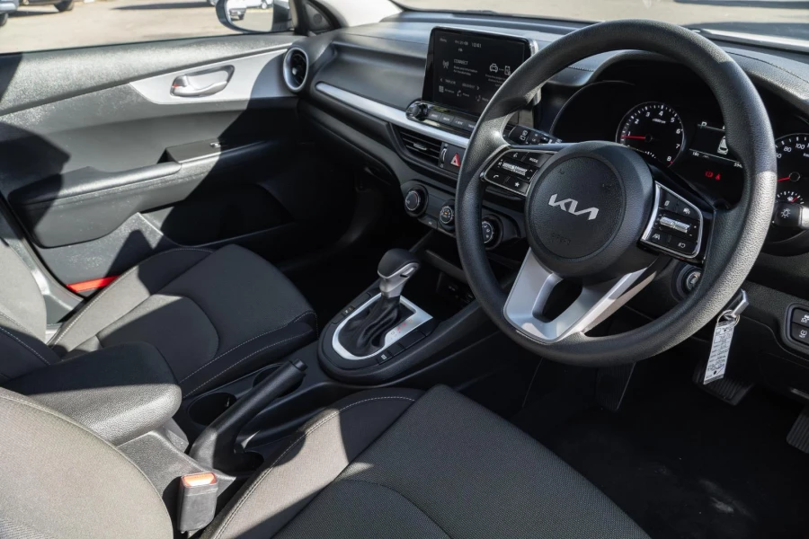 2024 Kia Cerato BD S Hatch Image 7