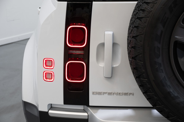 2022 Land Rover Defender L663 110 P300 SUV Image 12