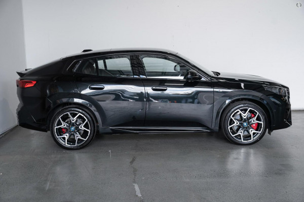 2024 BMW iX2 U10 eDrive20 M Sport SUV image 3