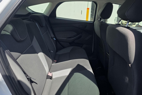 2015 MY14 Ford Focus LW MkII Ambiente Hatch Image 27