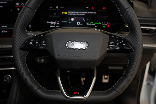 2026 Audi Q5 e-hybrid 270kW SUV image 15