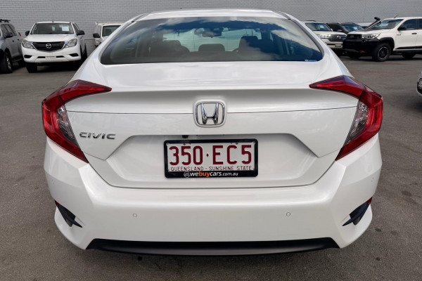 2019 Honda Civic 10th Gen VTi-S Sedan Image 9