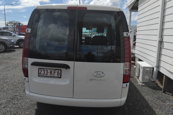 2023 Hyundai Staria Load US4.V2  Van Image 5