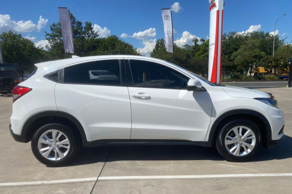 2019 Honda HR-V  VTi SUV Image 8