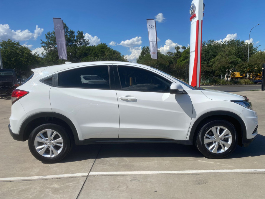 2019 Honda HR-V  VTi SUV Image 8