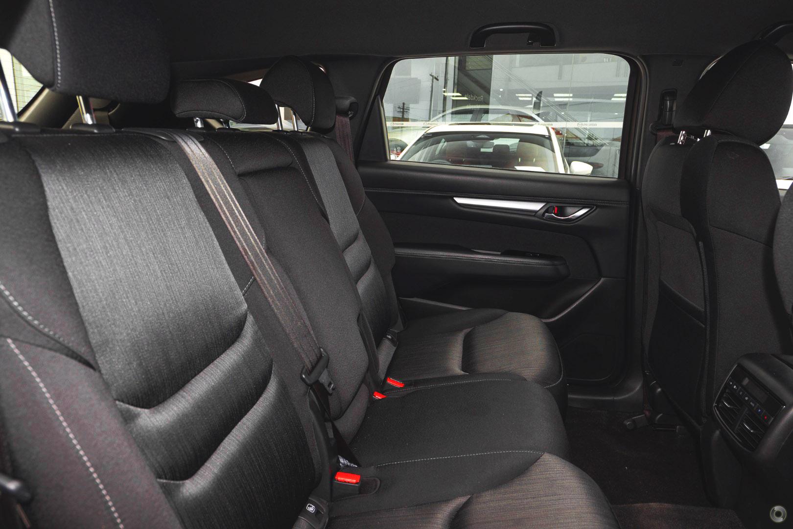 2025 Mazda CX-80 KL G40e Touring SUV Image 8