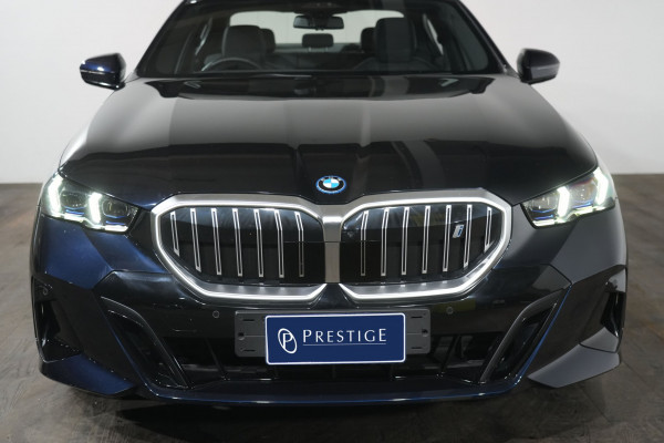 2025 BMW i5 eDrive40 M Sport Sedan image 3