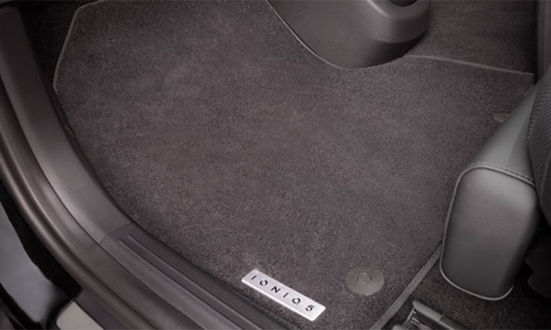 Tailored carpet floor mats