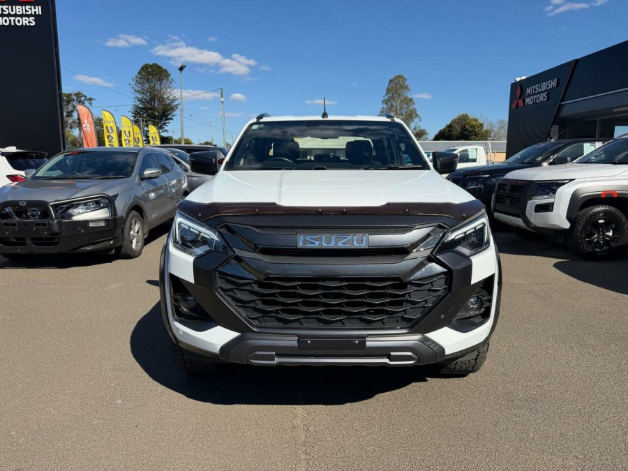 2024 Isuzu D-MAX RG X-TERRAIN Ute Image 3
