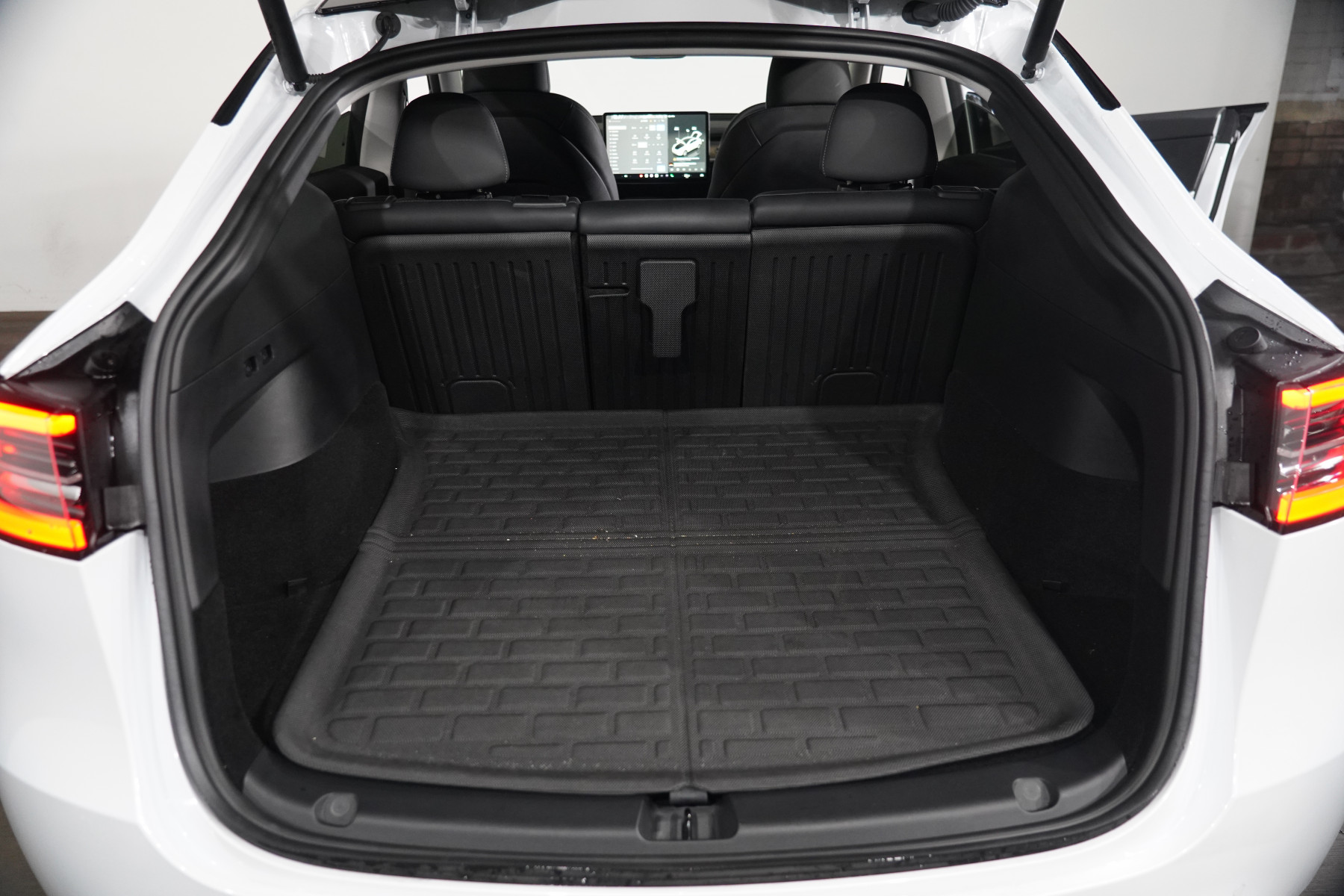 2023 Tesla Model Y Y Rear-Wheel Drive SUV Image 25