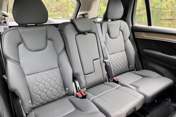 2025 Volvo XC90 L Series B5 AWD Plus SUV Image 4