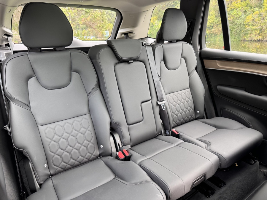 2025 Volvo XC90 L Series B5 AWD Plus SUV Image 4