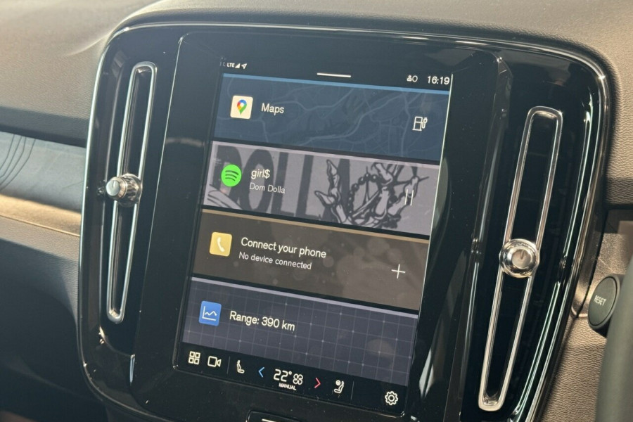 2025 Volvo EX40 No Series Black Edition SUV Image 16