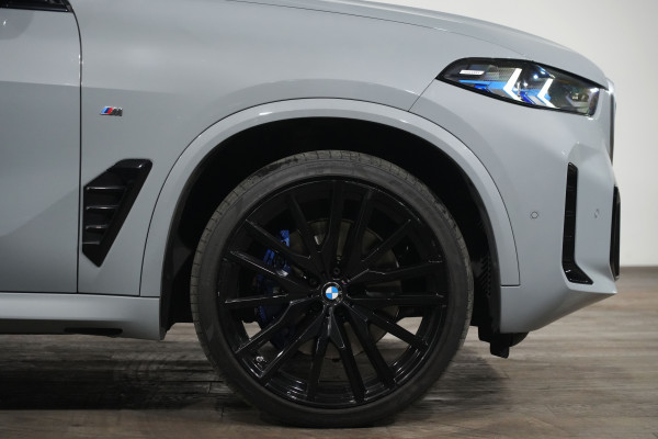 2023 BMW X5 xDrive30d M Sport SUV image 5
