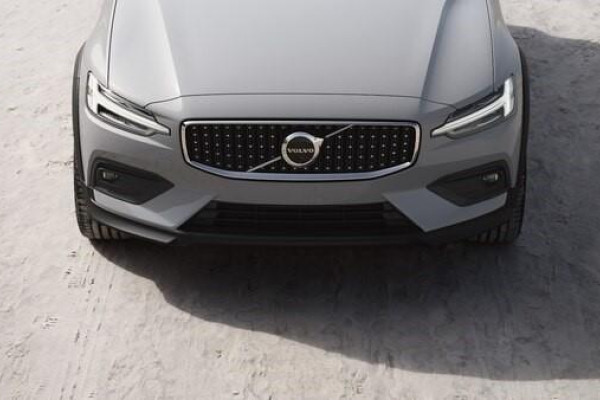 2024 MY25 Volvo V60 Cross Country  Ultra B5 Bright Wagon