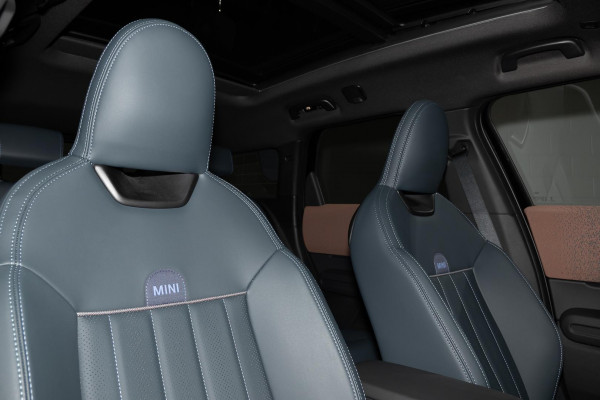 2024 MINI Countryman U25 SE Favoured SUV image 10