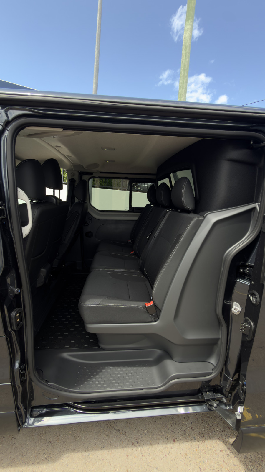 2025 Renault Trafic X82 Crew Lifestyle Van Image 14