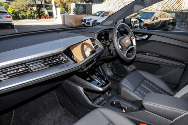 2025 Audi Q4 e-tron F4 45 SUV image 8
