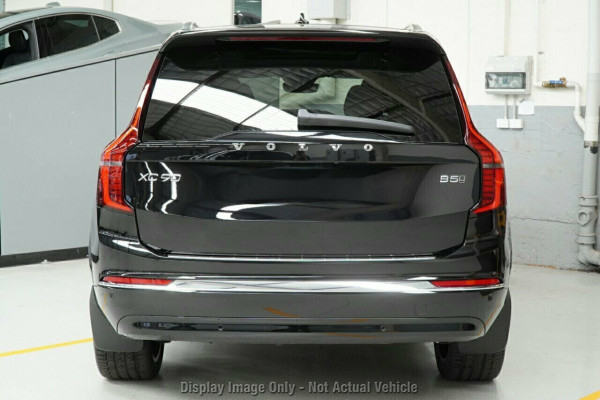 2026 Volvo XC90 L Series Ultra B5 Dark SUV Image 7