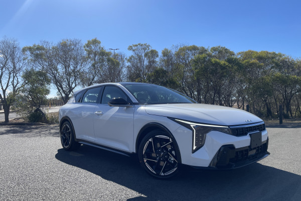 2026 Kia K4 CL4m GT-Line Hatch Image 1