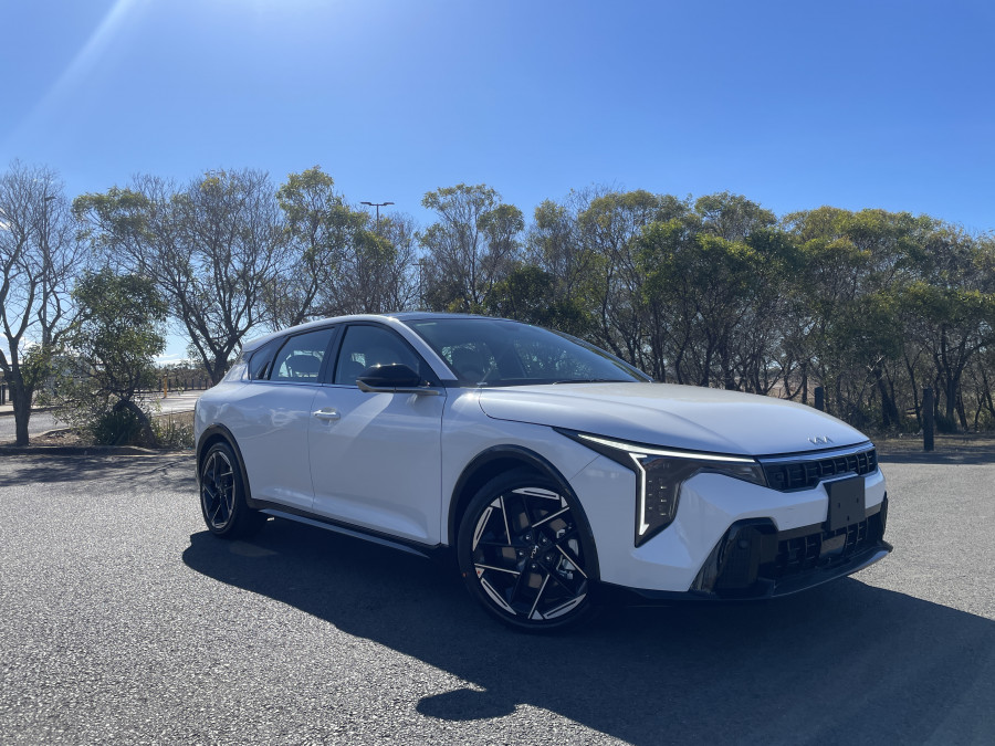 2026 Kia K4 CL4m GT-Line Hatch Image 1