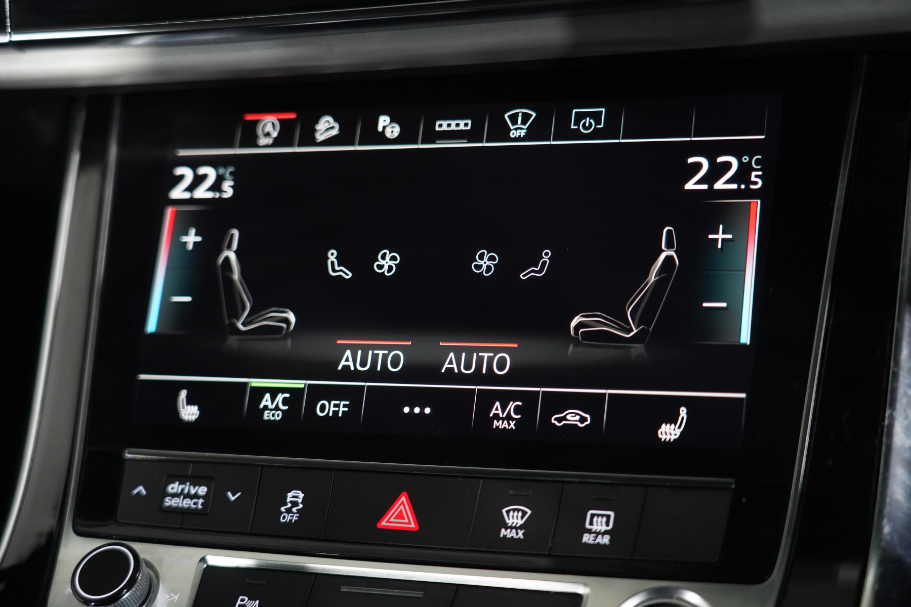 2023 Audi Q7 55 Tfsi S Line Quattro Mhev SUV Image 21