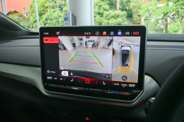 2025 Volkswagen ID. 5 E2 Pro SUV Image 15