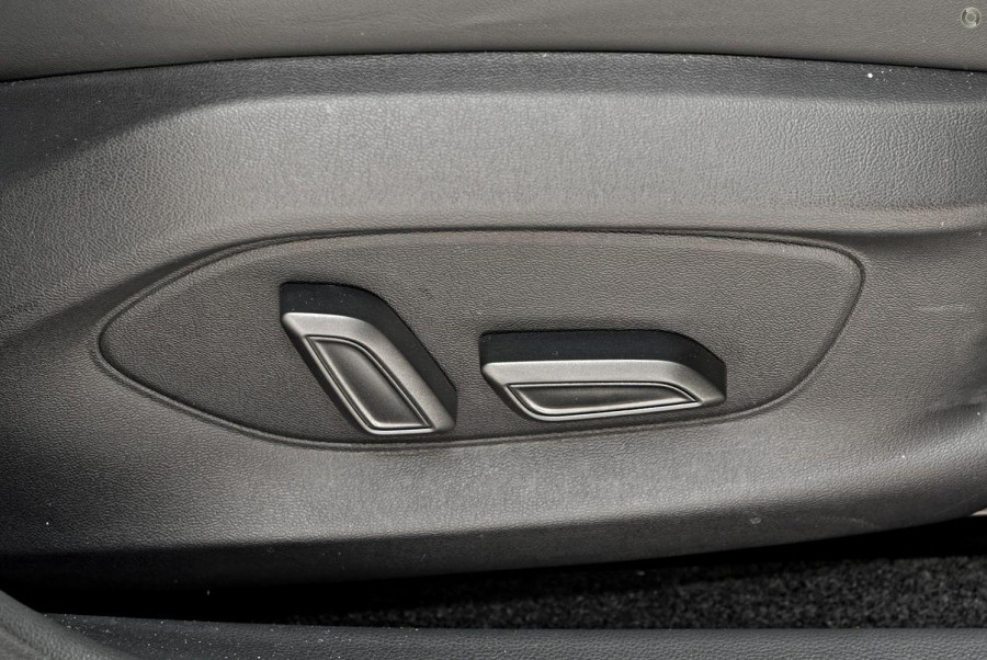 2024 MG MG4 MEH32 Essence 64 150kW Hatch Image 13