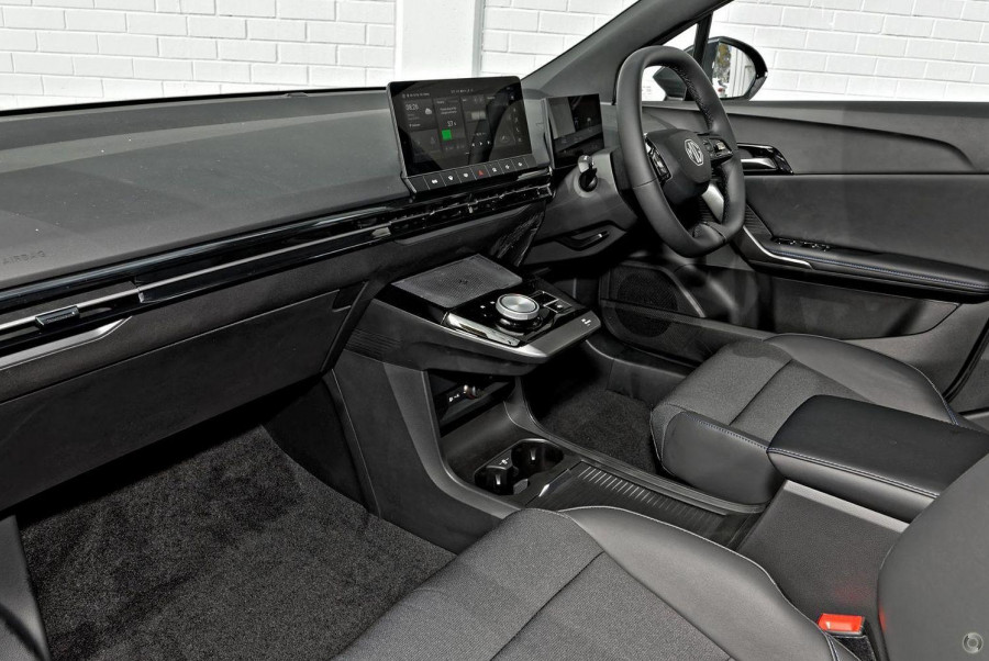 2024 MG MG4 MEH32 Essence 64 150kW Hatch Image 7