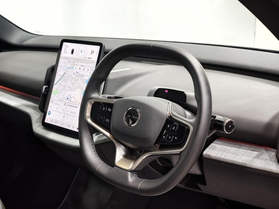 2024 Volvo EX30  Single Motor Extended Range Ultra SUV Image 10