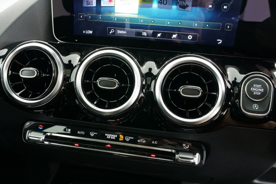 2019 Mercedes-Benz B180 W247 B180 Hatchback Image 10