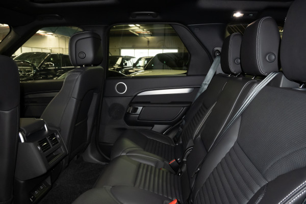 2026 Land Rover Discovery Series 5 D350 Dynamic SE SUV image 8