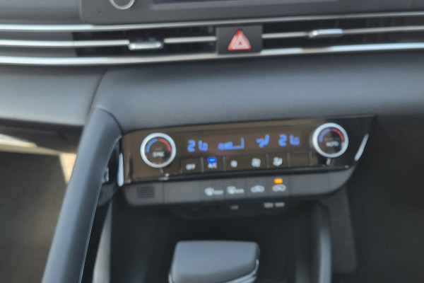 2025 MY26 Hyundai i30 CN7.V4 Hybrid Sedan Image 8