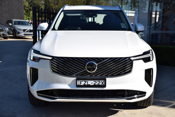 2026 Volvo XC90 L Series Plus B5 Bright SUV Image 3