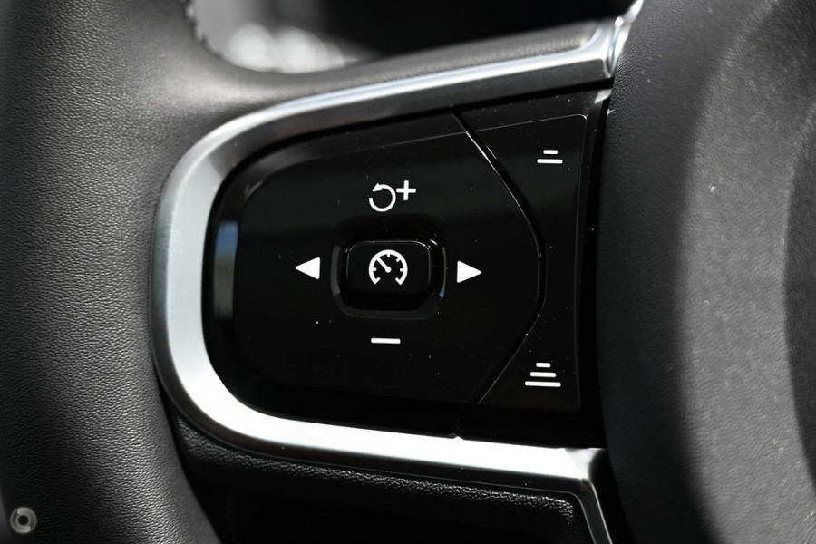 2024 Volvo XC90 L Series Recharge Ultimate T8 Plug-In Hybrid SUV Image 15