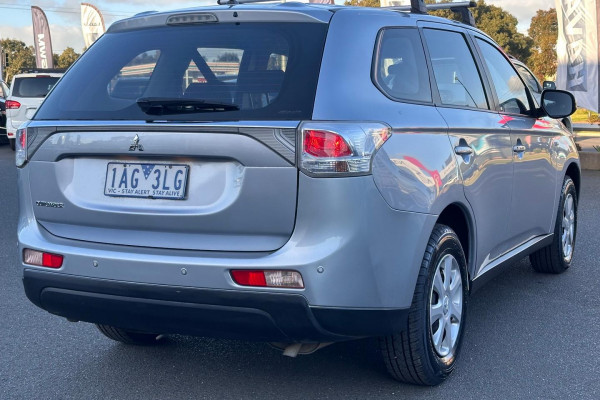 2012 MY13 Mitsubishi Outlander ZJ ES SUV Image 3