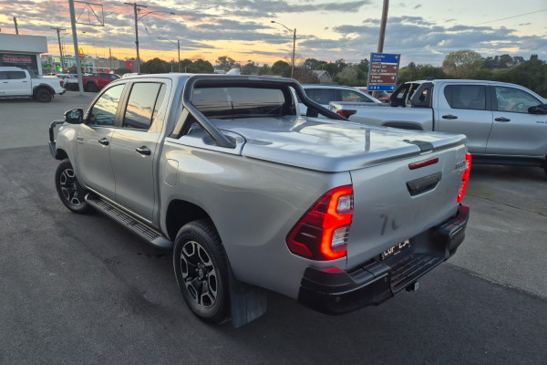 2024 Toyota HiLux GUN126R SR5 48V Ute Image 10