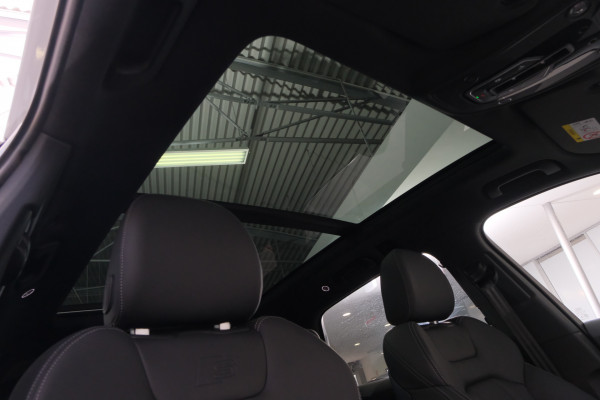 2026 MY25 Audi Q7 4M TFSI 250kW S line SUV image 16