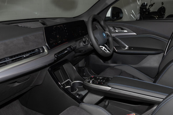 2024 BMW iX2 U10 xDrive30 M Sport SUV image 8