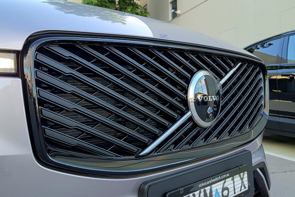 2026 Volvo XC60 UZ Plus T8 Plug-in Hybrid Dark SUV Image 2