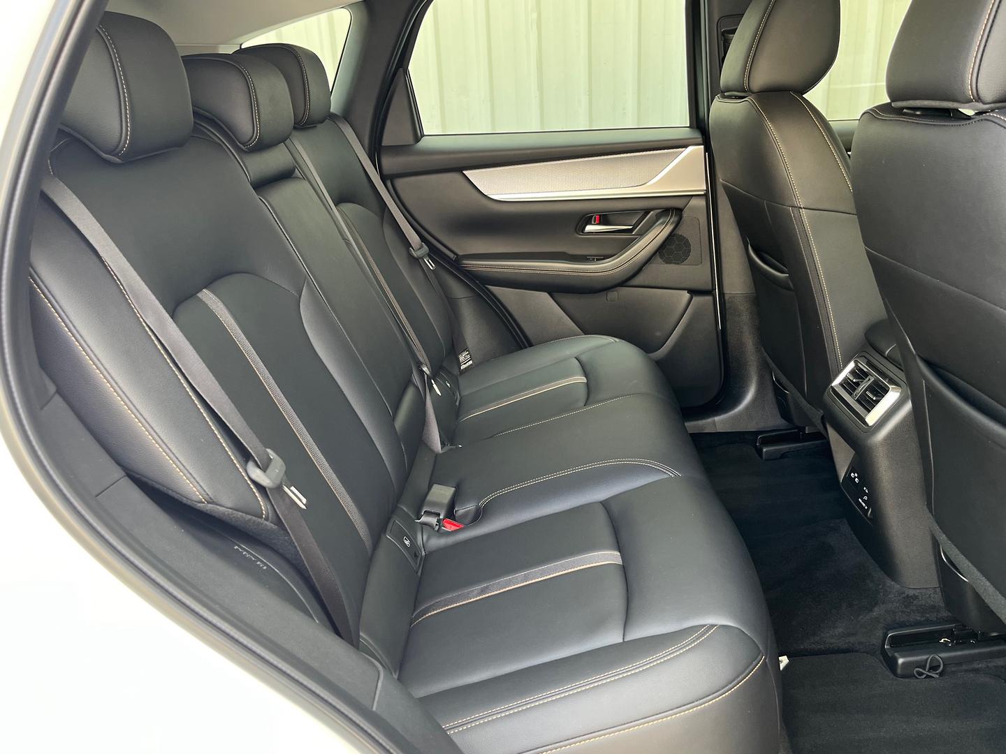 2023 Mazda CX-60 KH Series P50e Evolve SUV Image 13