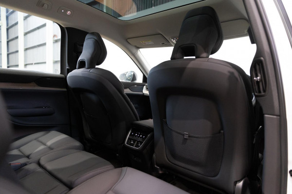2025 Volvo EX90 No Series Plus Twin Motor SUV Image 18