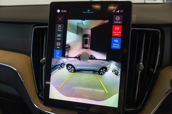 2026 Volvo XC60 UZ Plus T8 Plug-in Hybrid Dark SUV Image 12