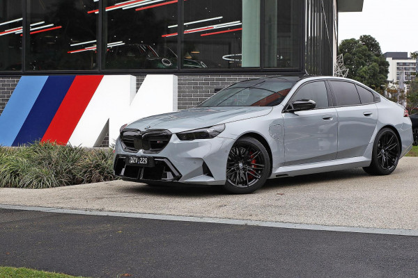 2025 BMW M5 G90  Sedan image 2